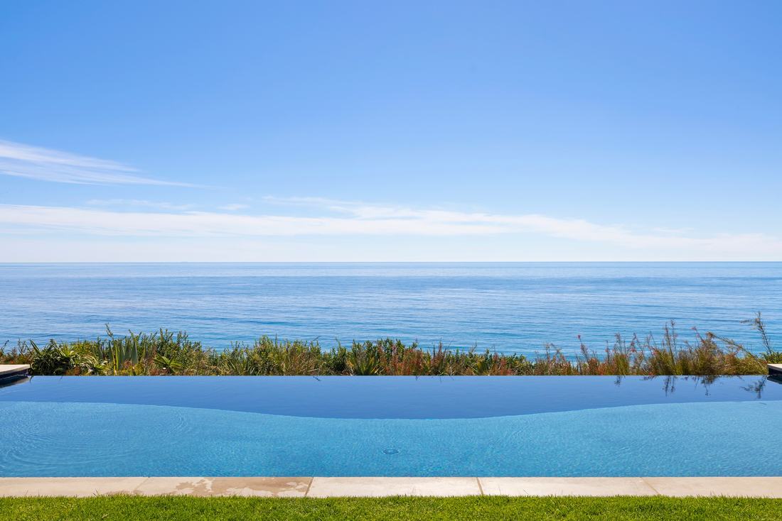 The infinity edge, and the Pacific beyond it