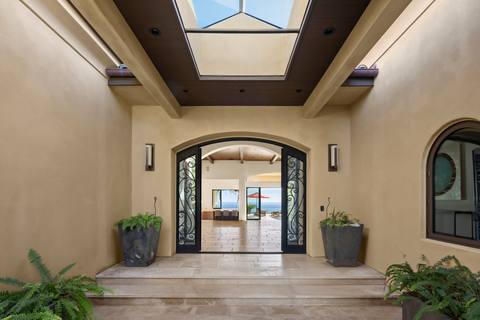 The entry court, with the ocean on axis